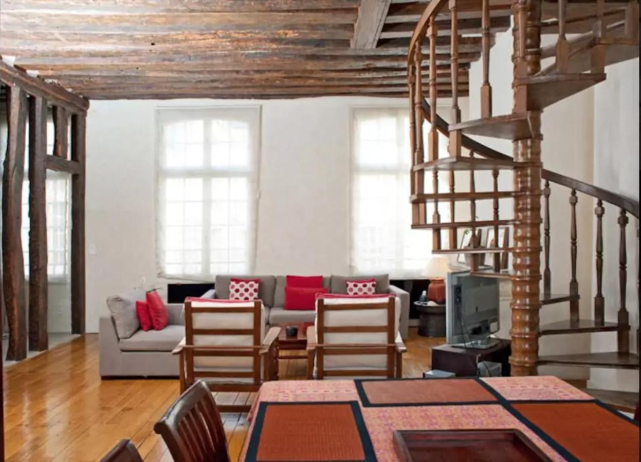 Апартаменты Charming Cosy Triplex In Trendy Marais Париж Экстерьер фото